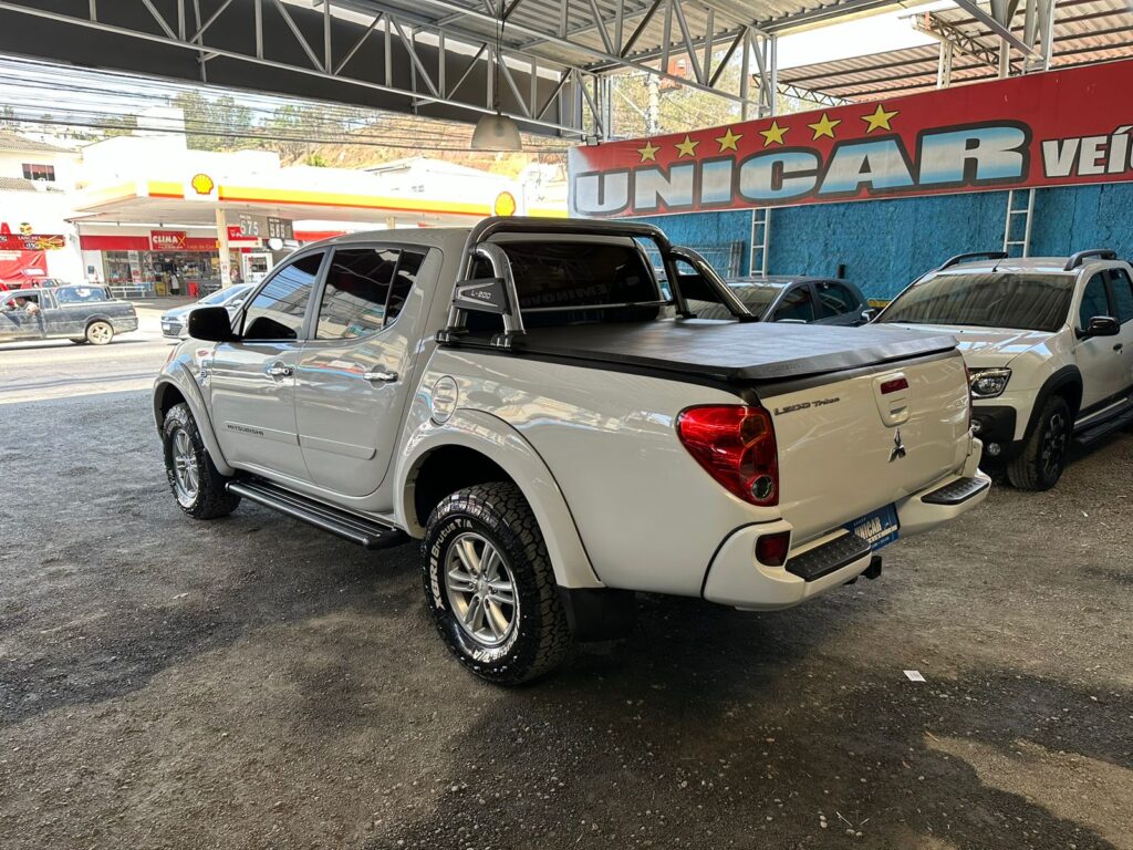 L200 4